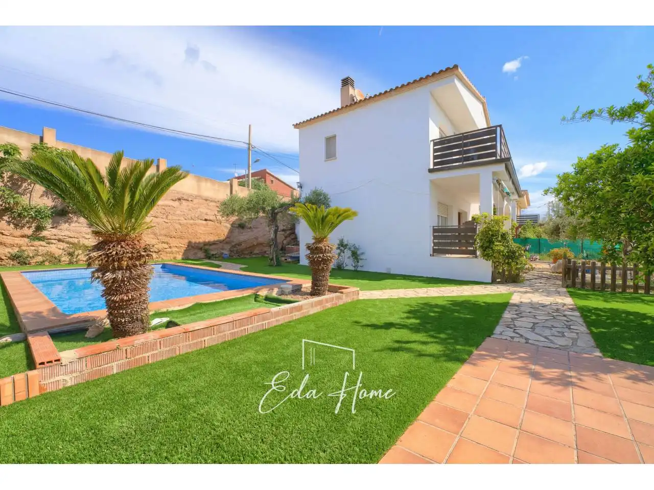 Vista exterior de Casa o chalet en venta en La Bisbal del Penedès con Aire acondicionado, Calefacción y Jardín privado