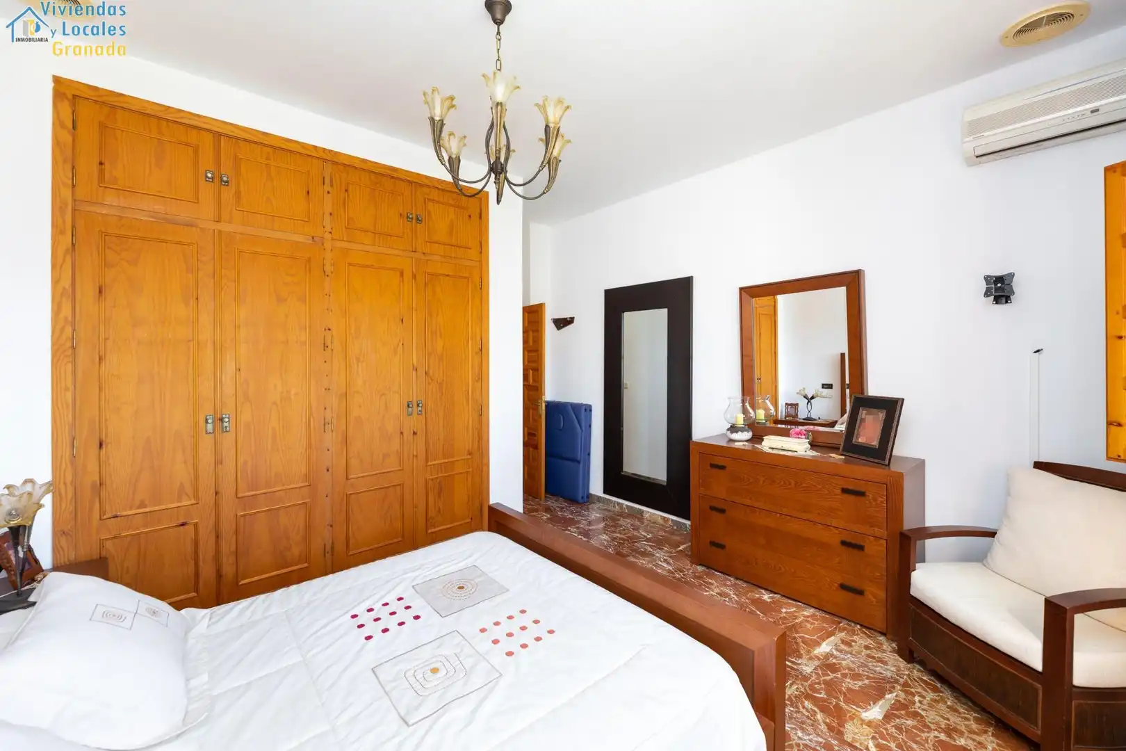 Habitación de Casa o chalet en venta en Granada con Aire acondicionado, Jardín privado y Trastero