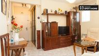 Living room of Flat to rent in  Madrid Capital  with Air Conditioner, Heating and Furnished