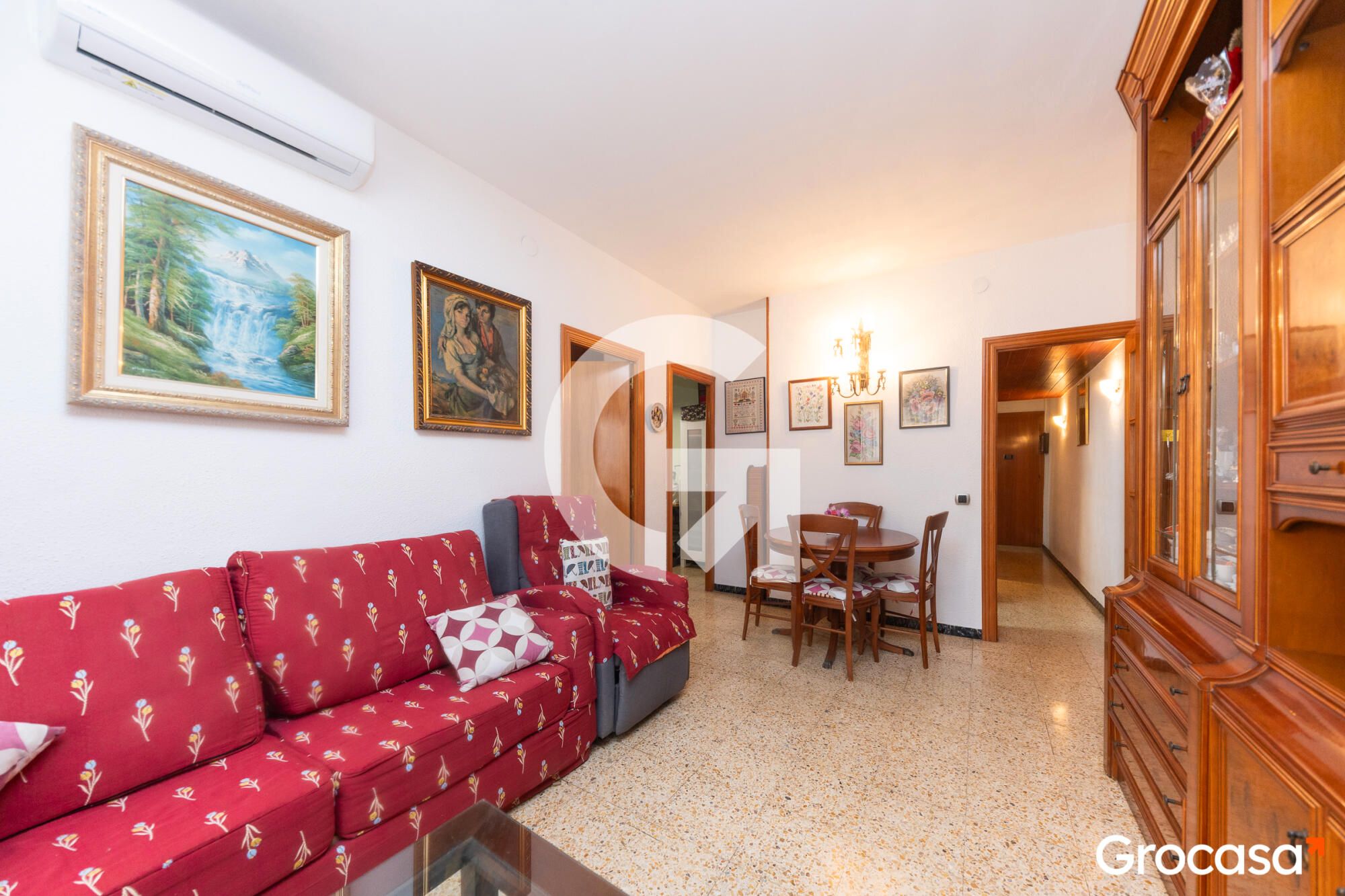 Sala d'estar de Pis en venda en L'Hospitalet de Llobregat amb Aire condicionat, Forn i Balcó