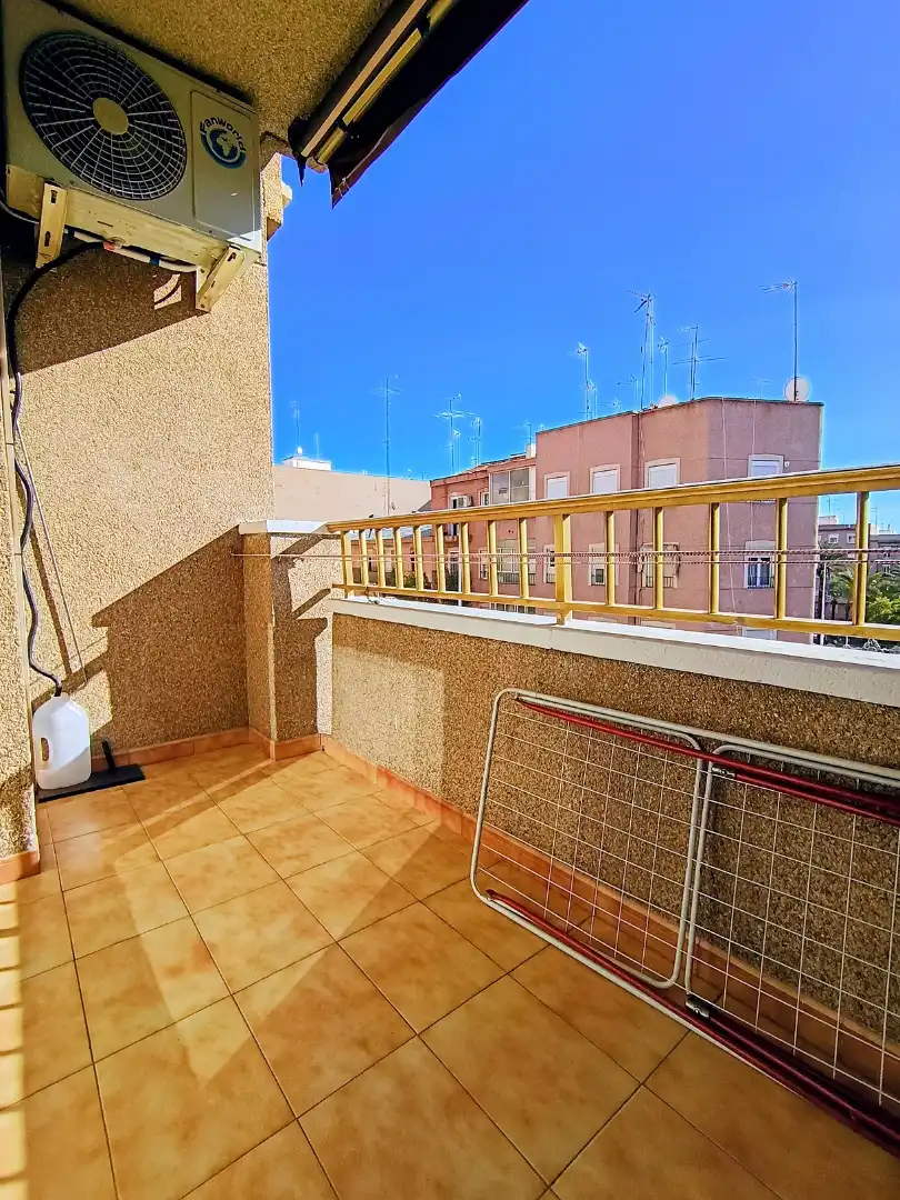 Terraza de Piso en venta en Elche / Elx con Aire acondicionado, Calefacción y Balcón