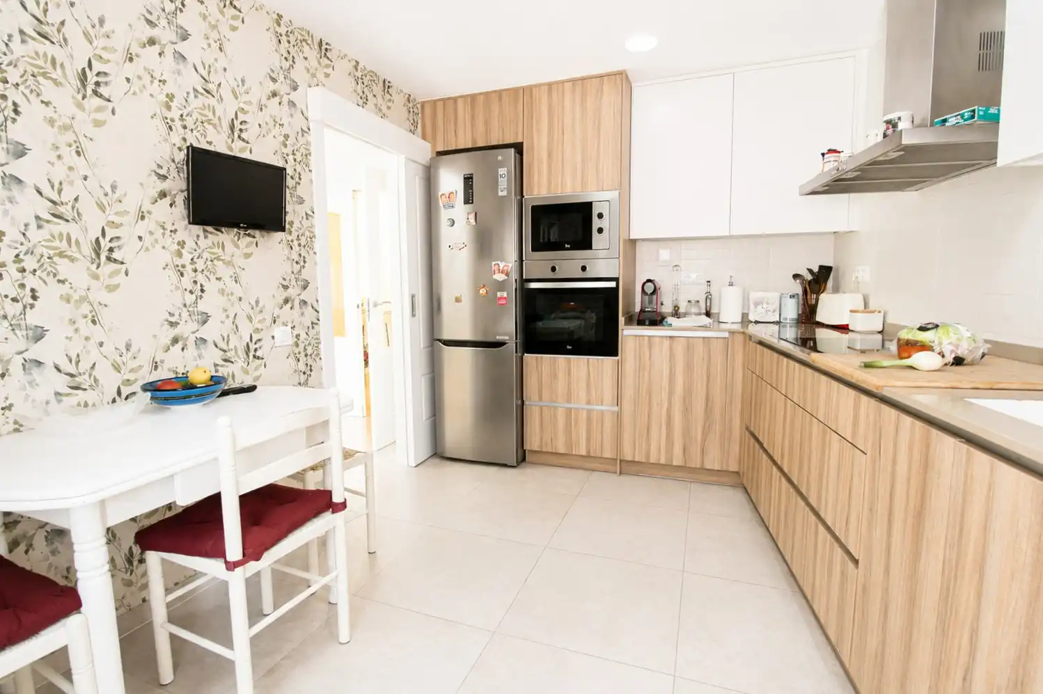 Kitchen of Duplexes for sale in L'Hospitalet de Llobregat  with Air Conditioner, Heating and Terrace