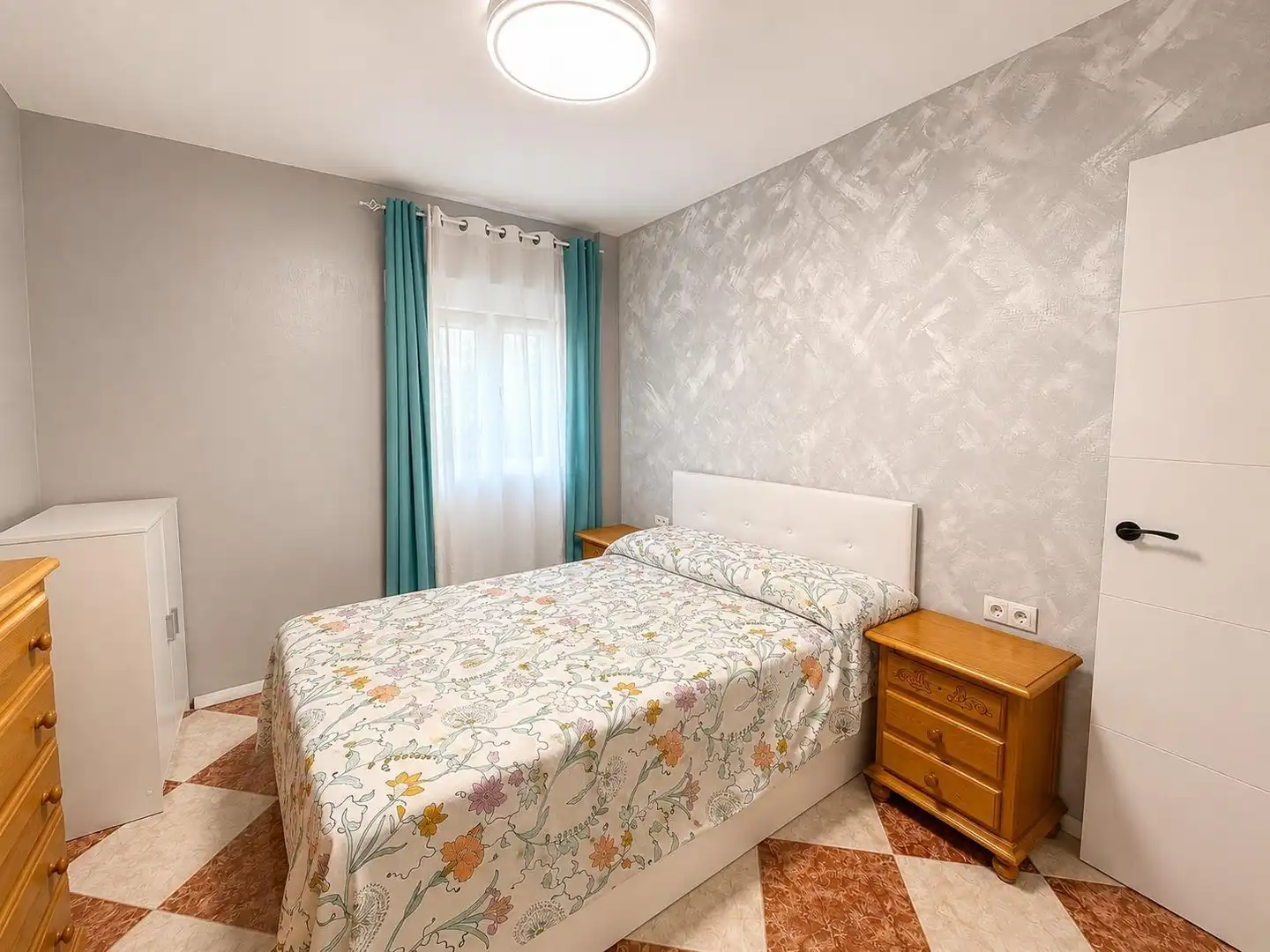 Habitación de Piso en venta en La Línea de la Concepción con Trastero