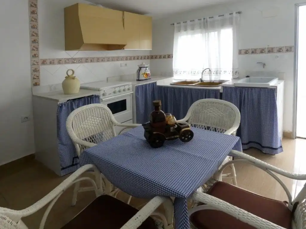 Casa adosada en venta en Camporrobles