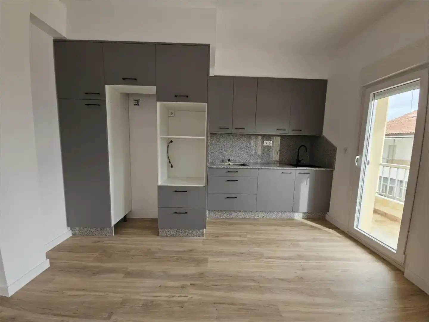 Kitchen of Flat for sale in Monforte de Lemos  with Balcony