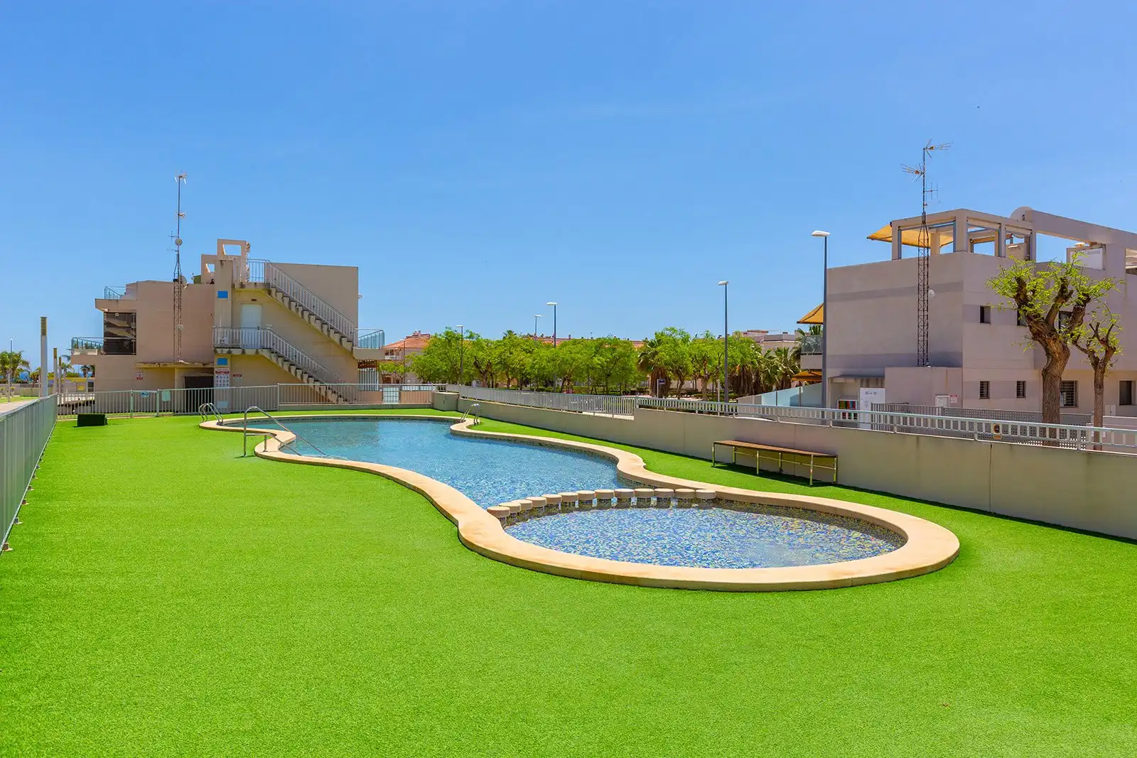 Piscina de Apartamento en venta en Pilar de la Horadada con Amueblado