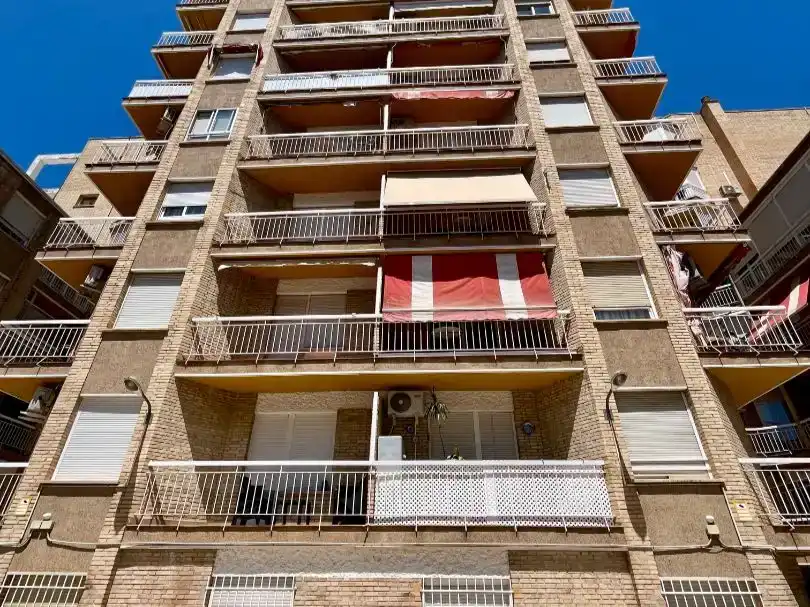 Vista exterior de Pis en venda en  Jaén Capital amb Aire condicionat, Terrassa i Balcó