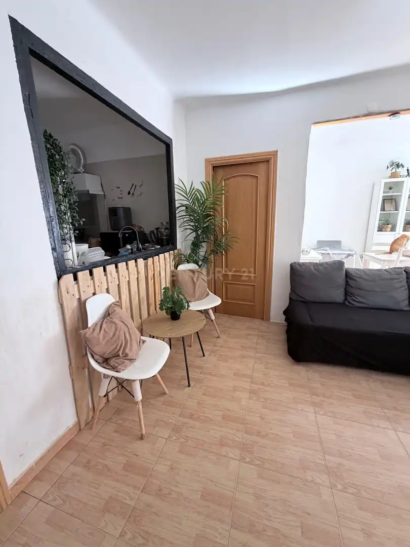 Sala d'estar de Apartament en venda en L'Hospitalet de Llobregat amb Forn, Rentadora i Microones