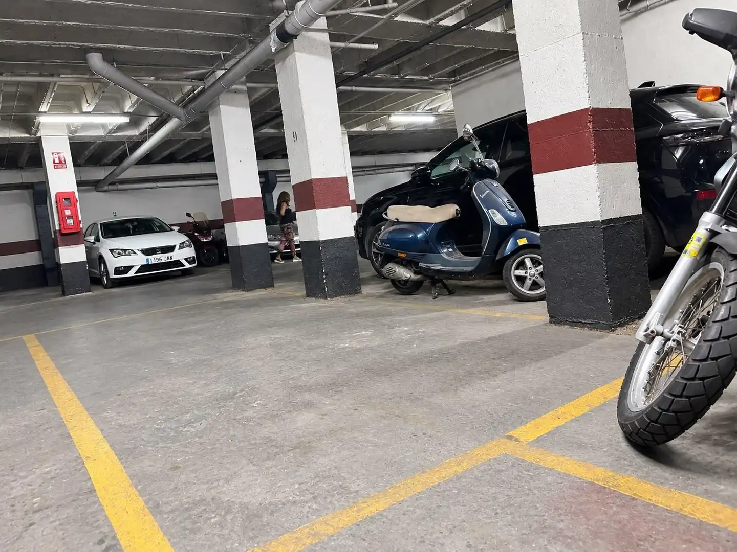 Einzelparkplatz zum Verkauf in Calle Calle León Felipe, imagen 2