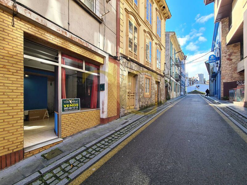 Vista exterior de Local en venda en Cudillero