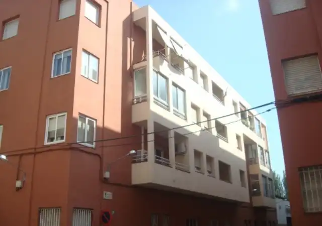 Pis en venda a Creu de la Mà