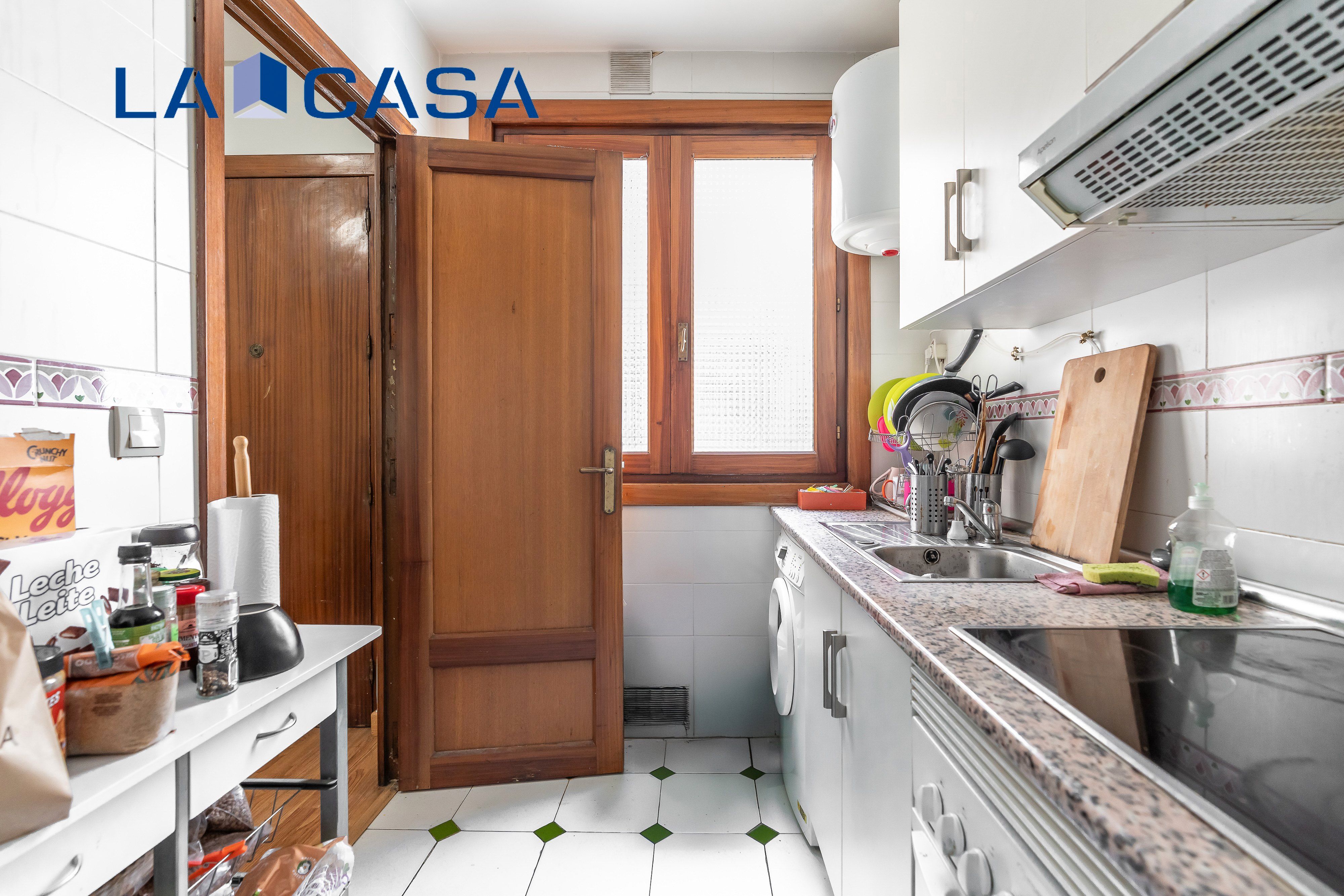 Kitchen of Flat for sale in  Madrid Capital