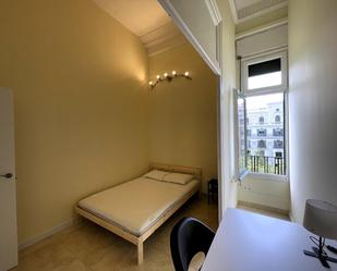 Bedroom of Flat to share in  Barcelona Capital  with Terrace