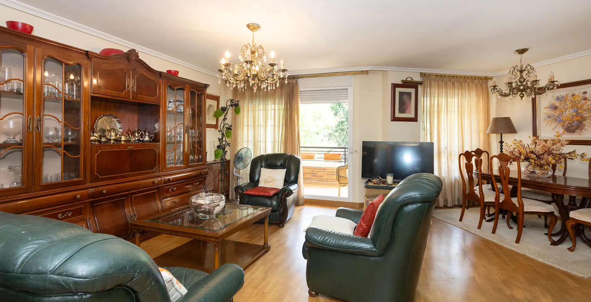 Living room of Flat for sale in Majadahonda  with Heating, Terrace and Storage room