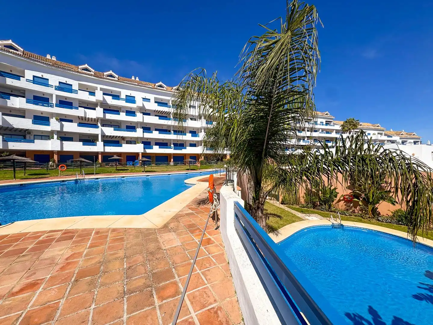 Swimming pool of Apartments for sale in Manilva  with Air Conditioner, Heating and Terrace