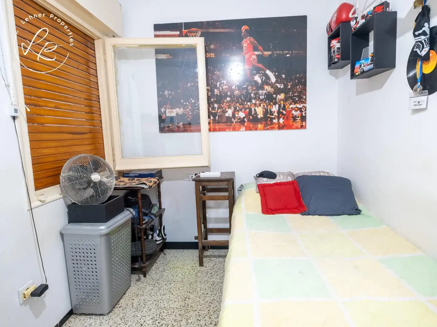 Bedroom of Flat for sale in Figueres