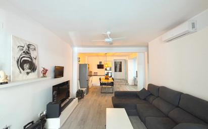 Living room of Apartment for sale in  Valencia Capital  with Air Conditioner and Terrace