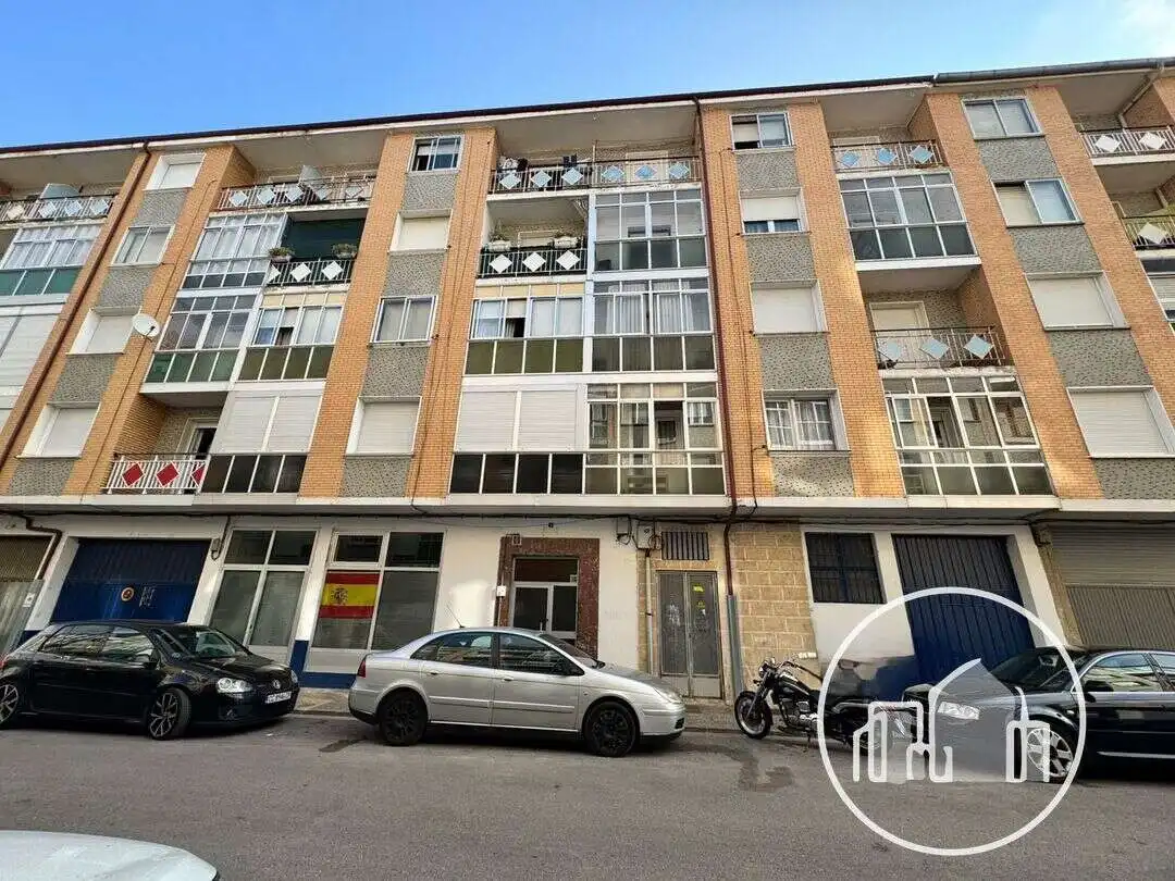 Vista exterior de Pis en venda en Villarcayo de Merindad de Castilla la Vieja amb Calefacció i Moblat