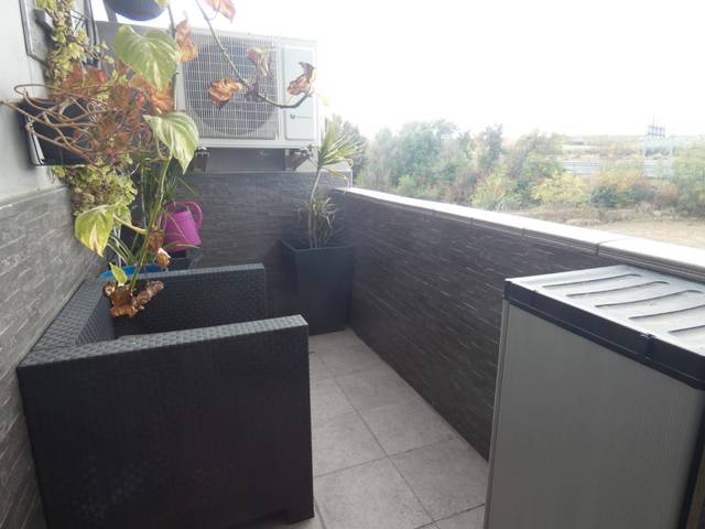 Casa adosada en Venta en Calle Isaac Newton en Láchar