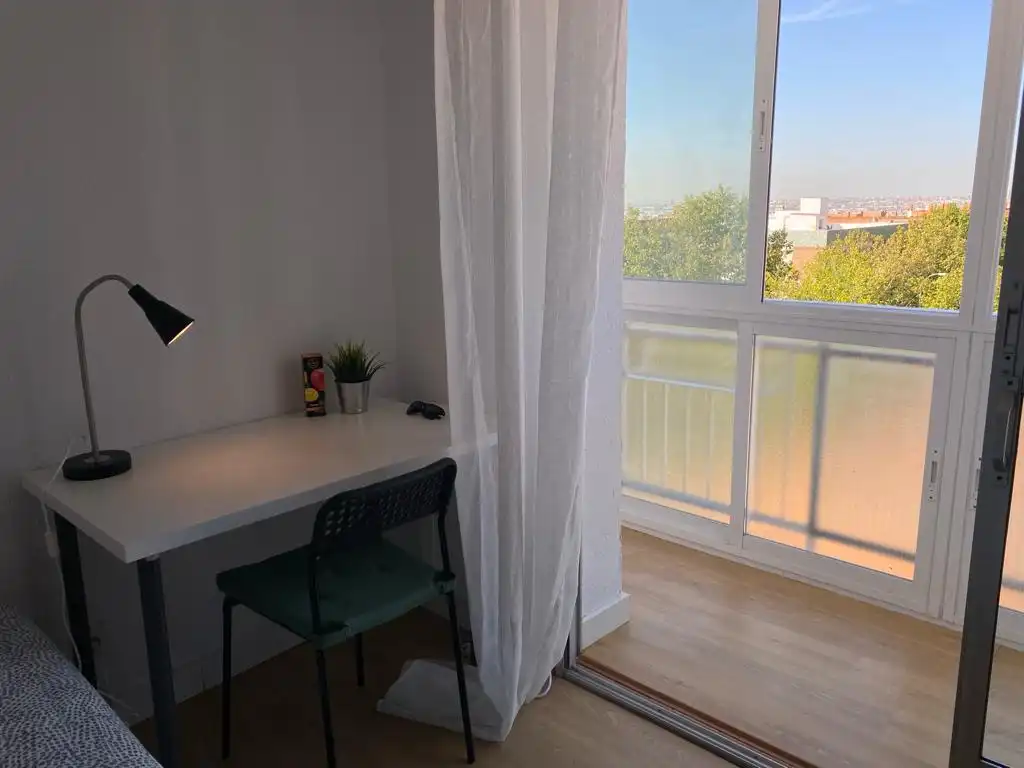 Habitación en Avenida de Palomeras, 94, Palomeras Bajas