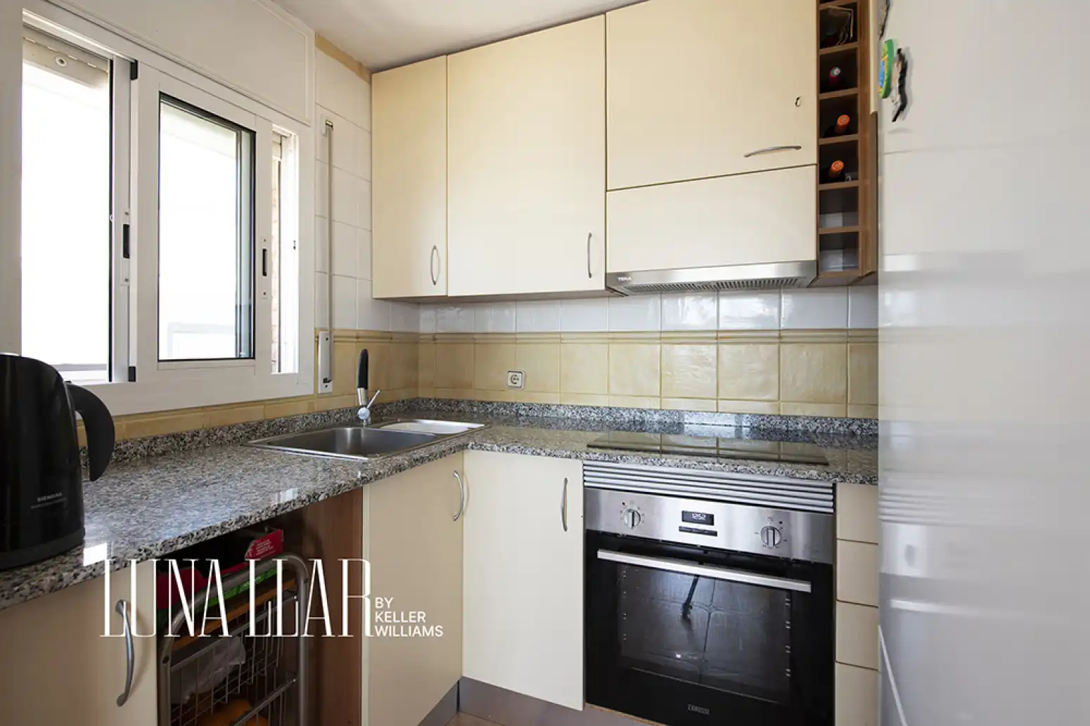 Kitchen of Flat for sale in Castelldefels  with Terrace, Swimming Pool and Community pool