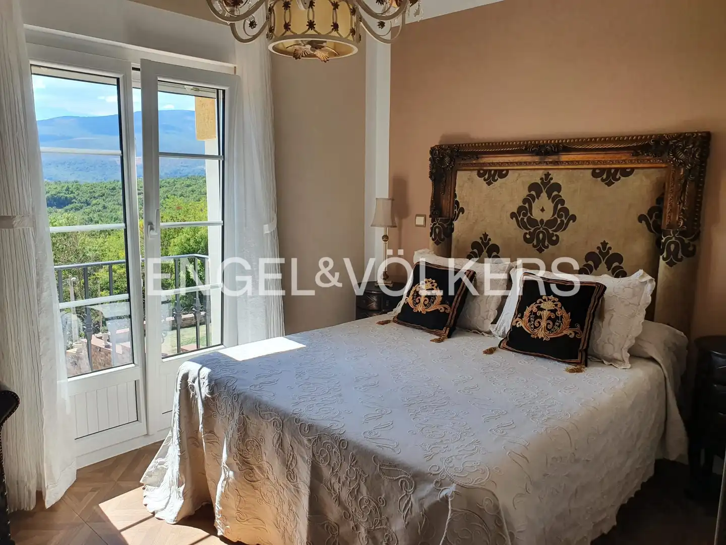 Habitación de Casa o chalet en venta en Reinosa con Aire acondicionado, Calefacción y Jardín privado