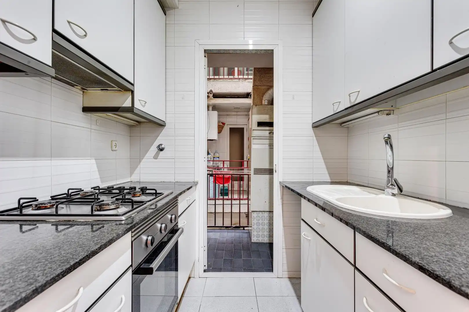 Cocina de Piso en venta en Barcelona con Alarma