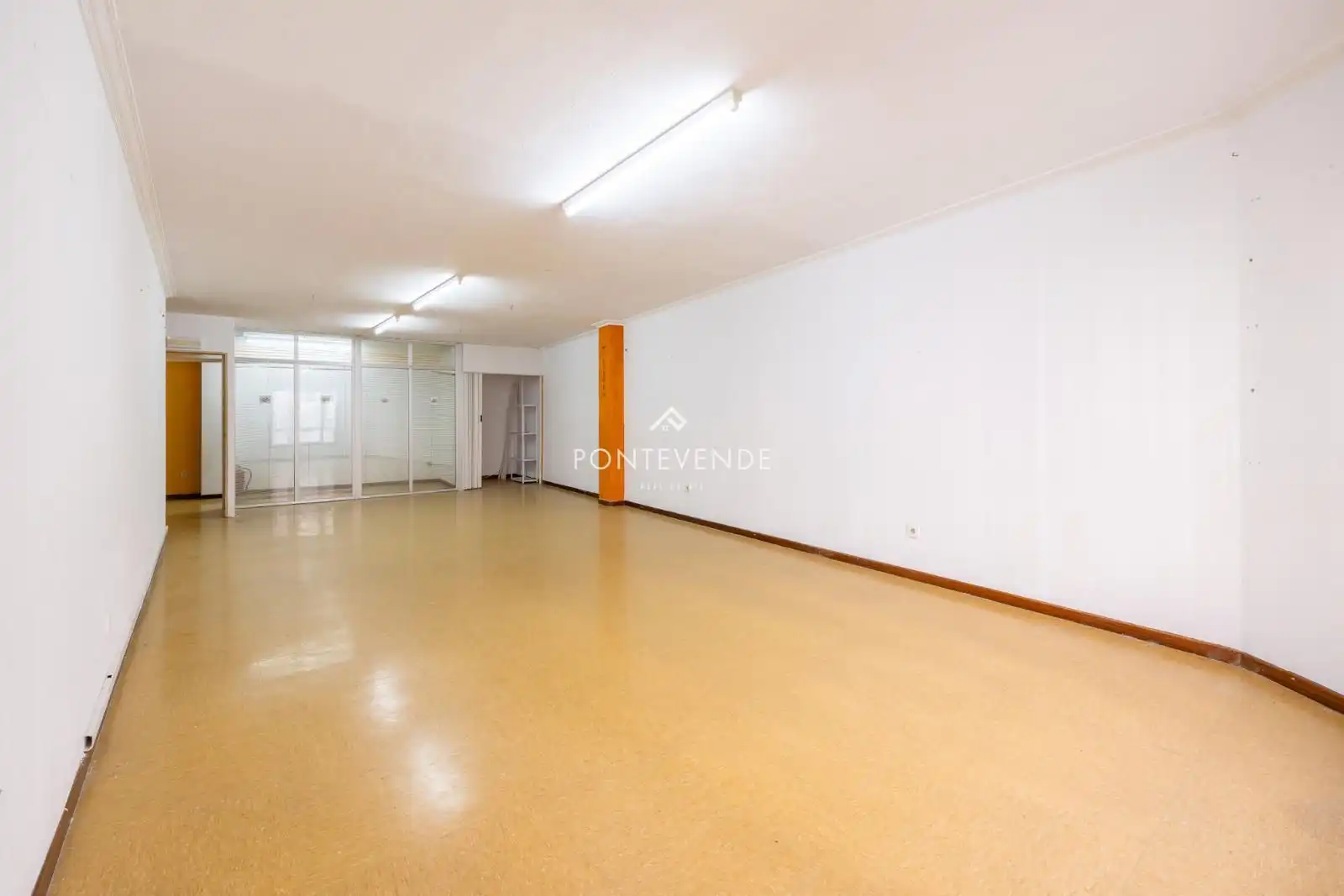Bureau avec ascenseur à vendre à Zona de Plaza de Barcelos, imagen 13