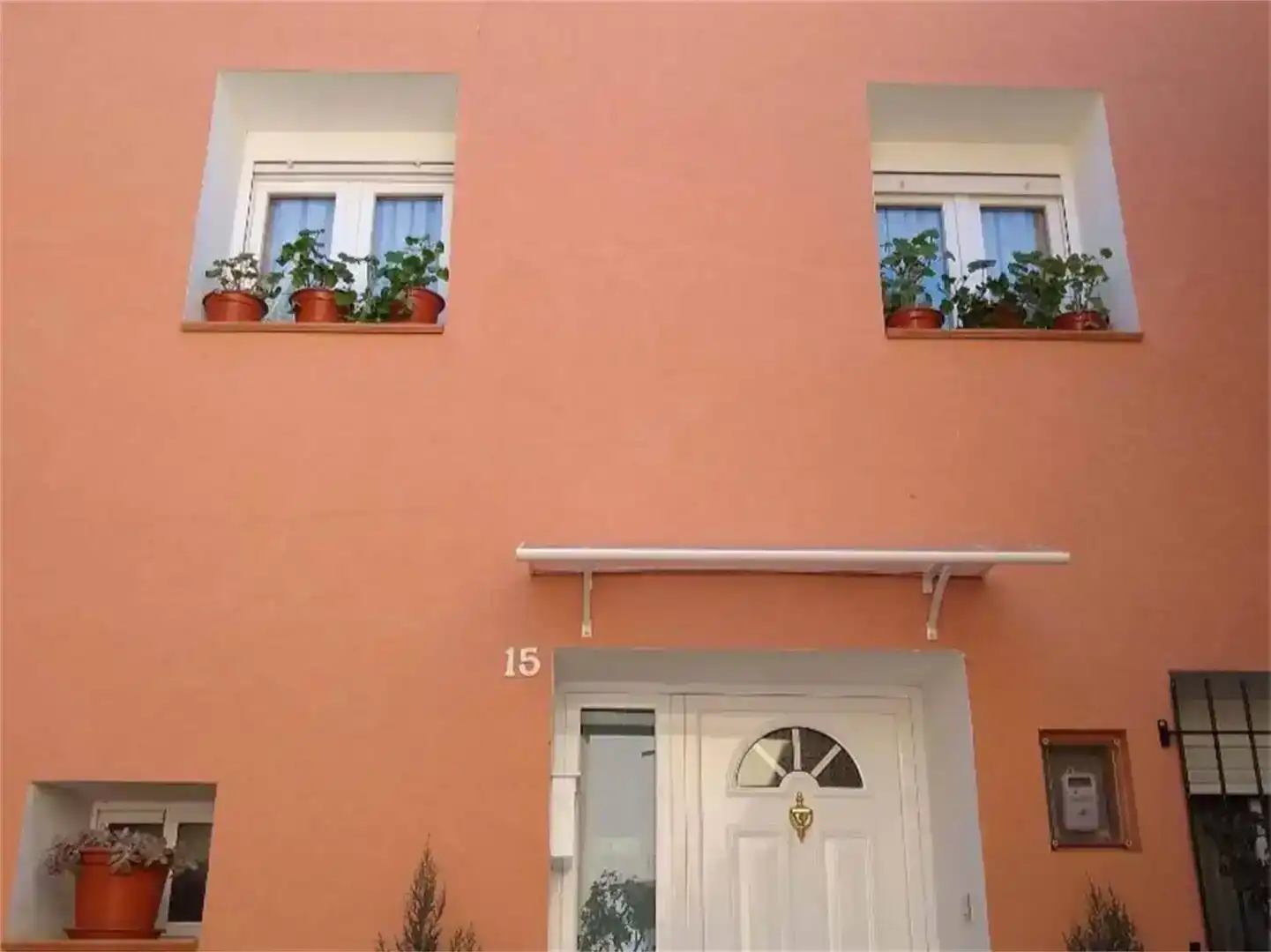 Vista exterior de Casa adosada en venda en Aniñón amb Jardí privat, Parquet i Traster