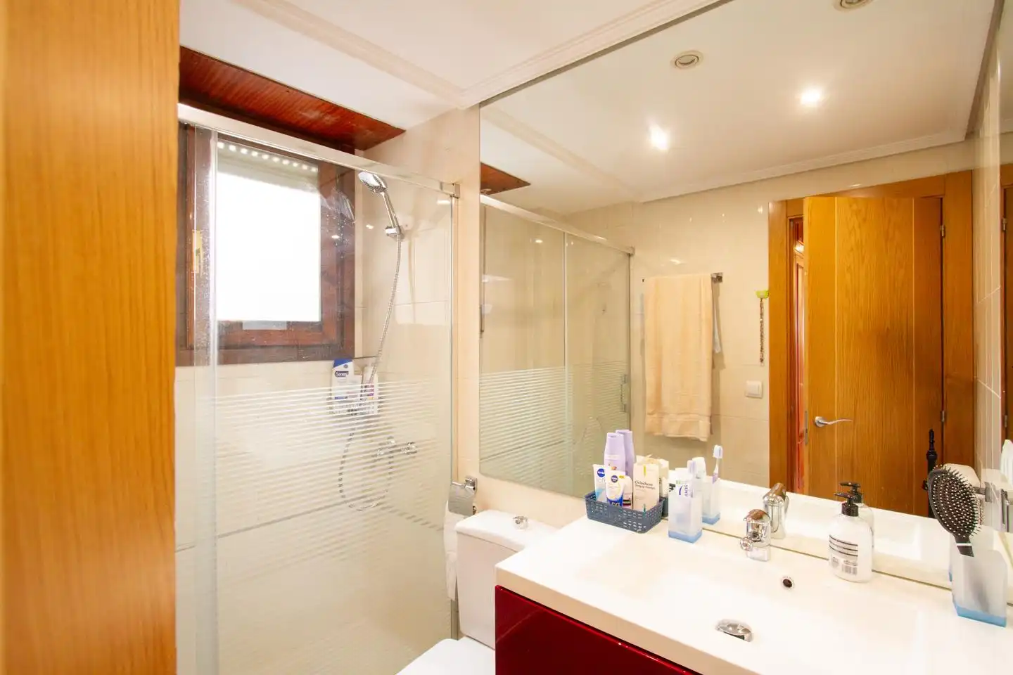 Badezimmer von Maisonette zum Verkauf in Villava / Atarrabia mit Klimaanlage, Heizung und Terrasse