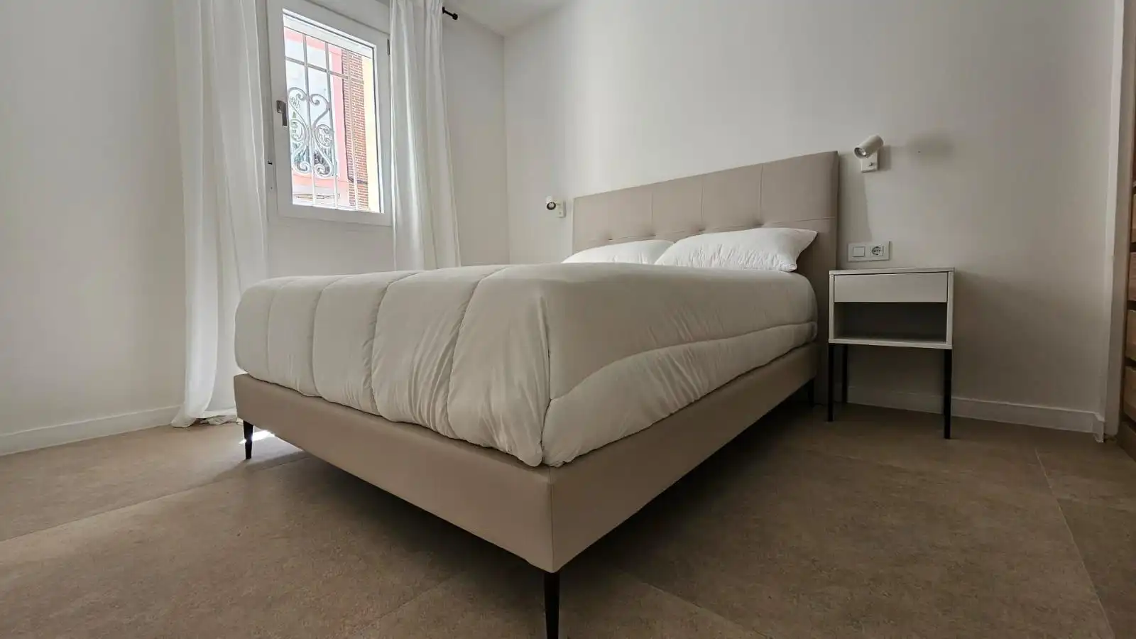 Bedroom of Houses for sale in Alaquàs  with Air Conditioner, Terrace and Furnished