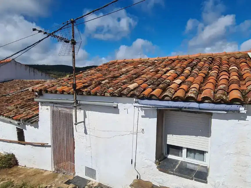 Vista exterior de Planta baixa en venda en Valencia de Alcántara amb Aire condicionat