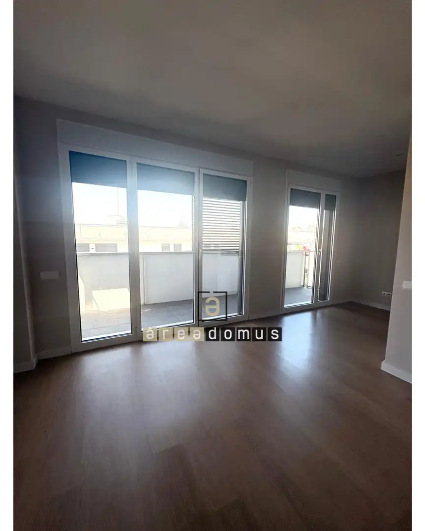 Habitación de Piso en venta en Sant Feliu de Llobregat con Calefacción, Jardín privado y Piscina