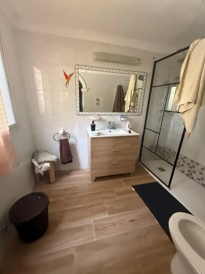 Bany de Casa o xalet en venda en Vejer de la Frontera amb Aire condicionat, Calefacció i Jardí privat