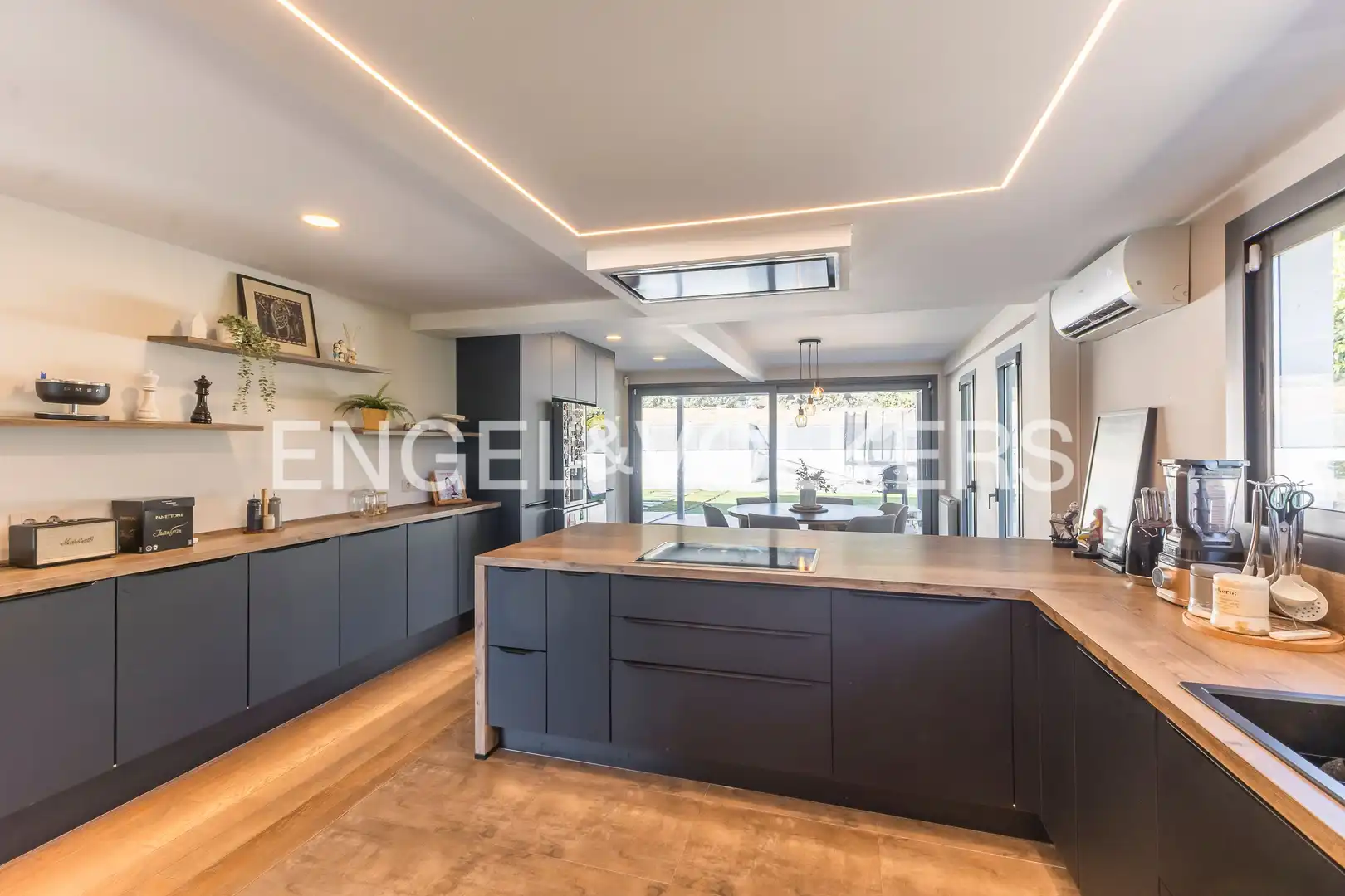 Cocina de Casa o chalet en venta en Paracuellos de Jarama con Aire acondicionado, Calefacción y Jardín privado