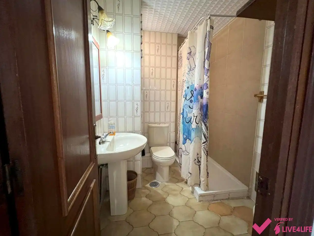 Bathroom of Flat for share in Sevilla  with Air Conditioner, Heating and Furnished