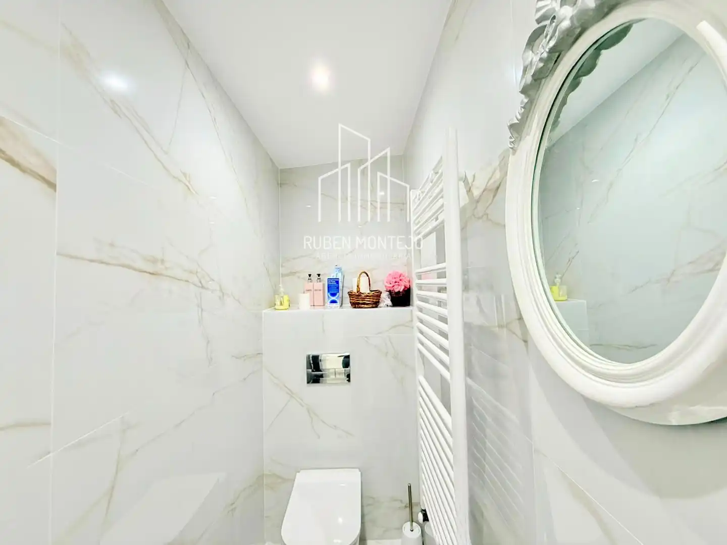 Baño de Piso de alquiler en Salamanca con Calefacción, Terraza y Amueblado