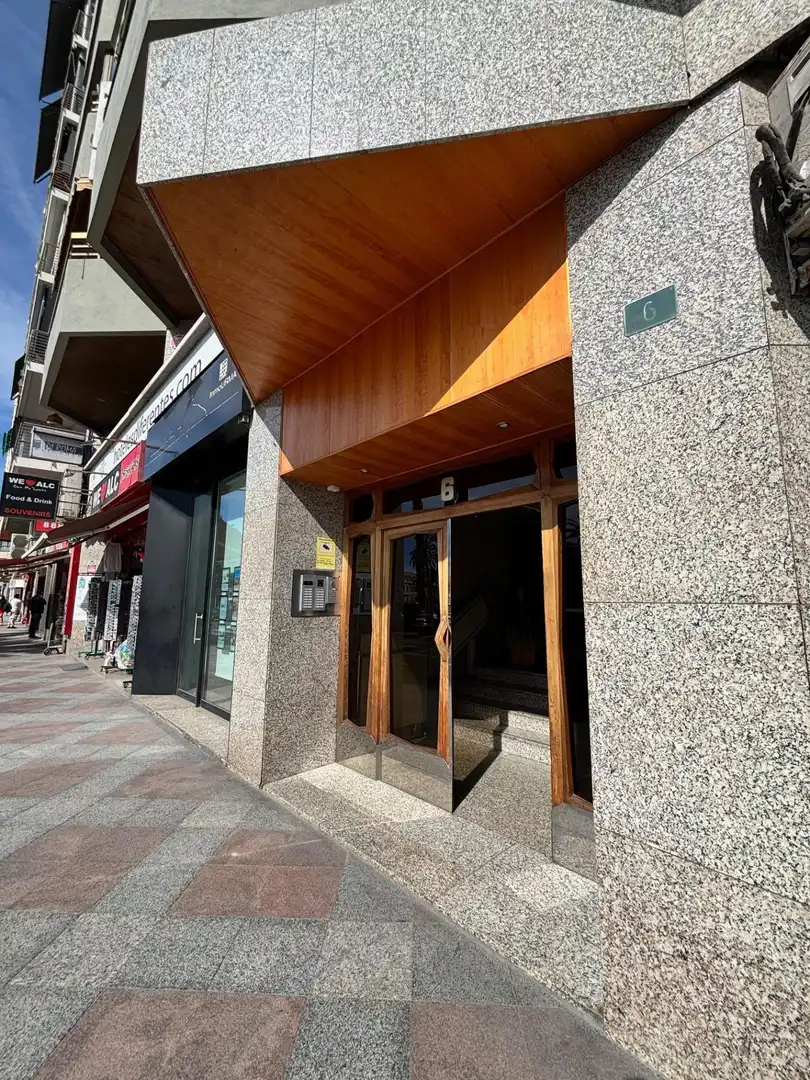 Vista exterior de Pis en venda en Alicante / Alacant amb Aire condicionat, Parquet i Traster