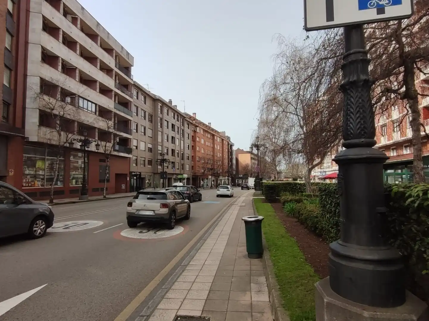 Vista exterior de Pis en venda en Oviedo 