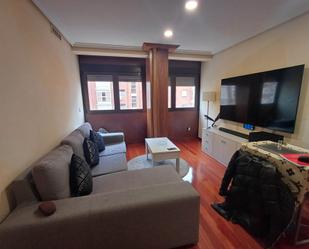 Sala d'estar de Apartament de lloguer en  Madrid Capital amb Aire condicionat i Moblat