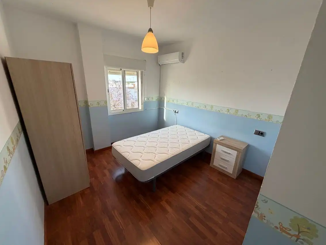 Habitación de Piso en venta en La Puebla de Cazalla con Aire acondicionado