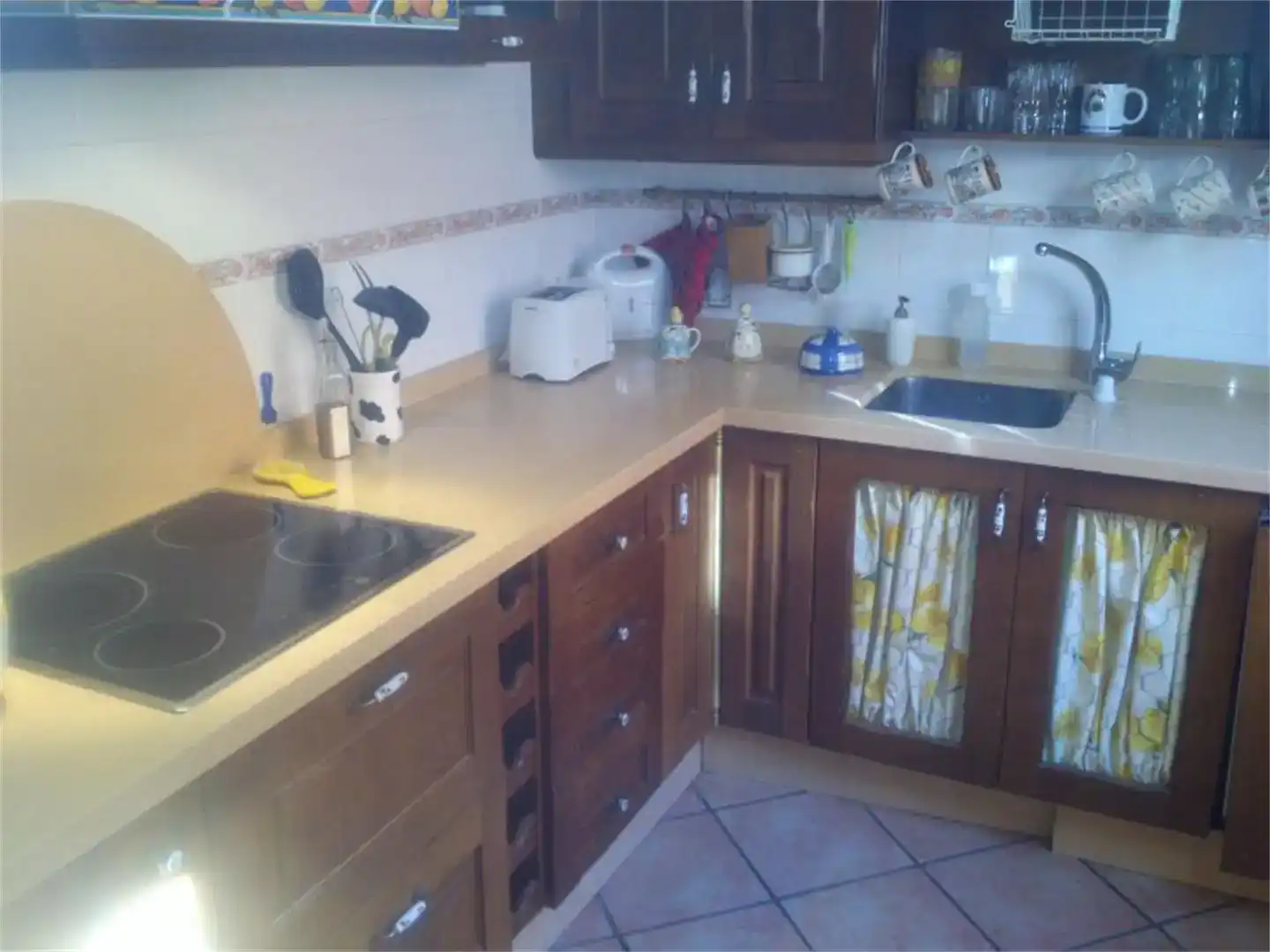 Cuina de Casa adosada per a compartir en Alcalá de Guadaira amb Aire condicionat, Traster i Moblat