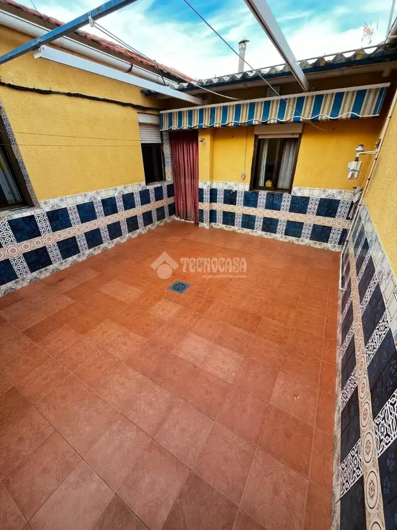 Terrasse von Einfamilien-Reihenhaus zum Verkauf in Puertollano