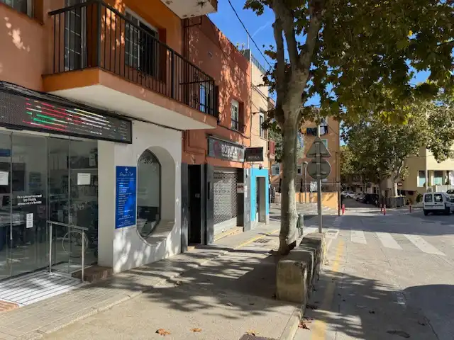 Vista exterior de Local en venta en Vilassar de Dalt con Calefacción y Alarma