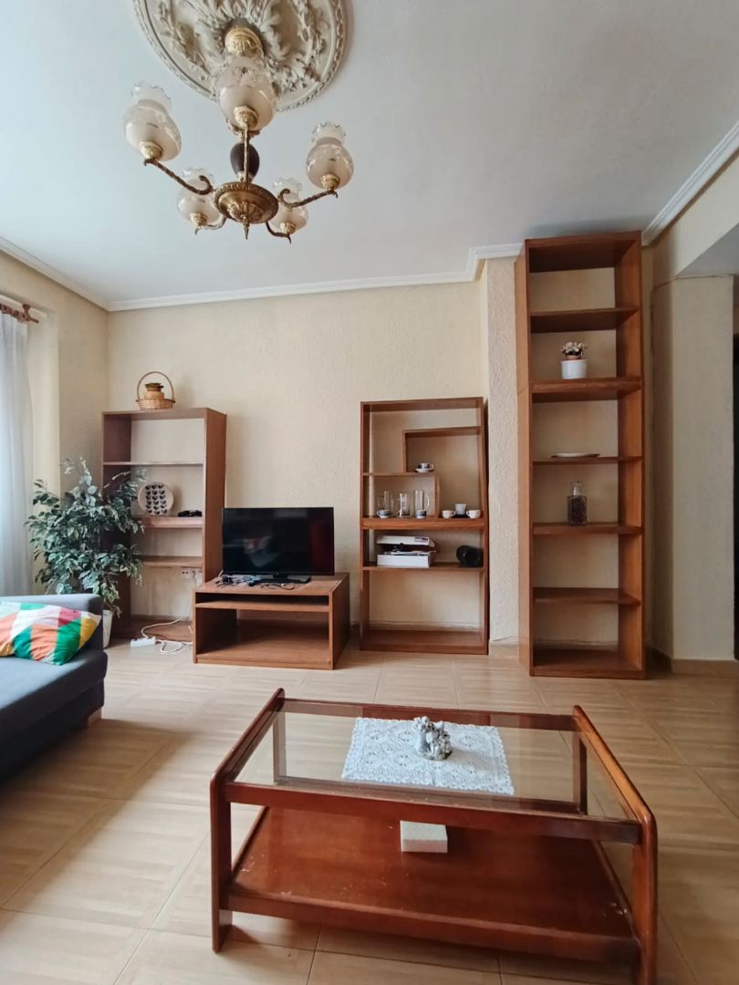 Living room of Flat to rent in  Zaragoza Capital  with Heating, Furnished and Oven