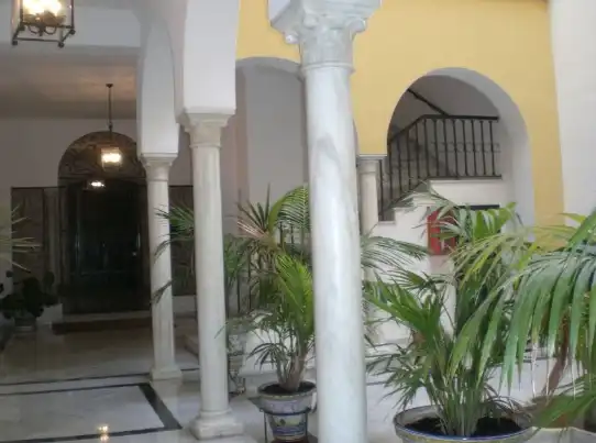 Planta baja de alquiler en Sevilla con Aire acondicionado, Calefacción y Amueblado