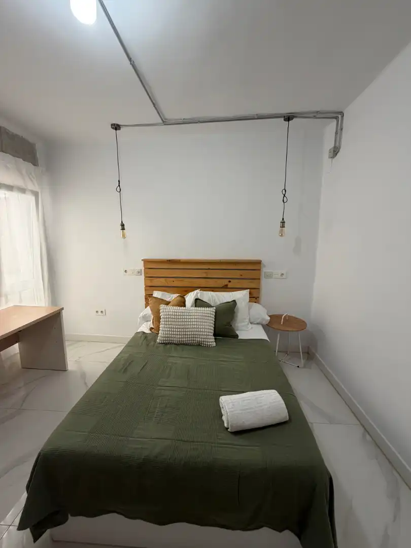 Habitación de Piso para compartir en Granada con Amueblado, Horno y Lavadora