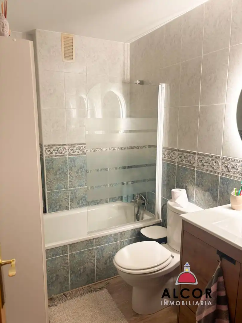 Bathroom of Flat for sale in Benicarló  with Air Conditioner, Parquet flooring and Terrace