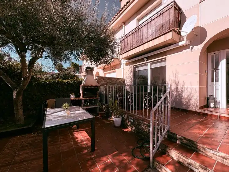 Maison mitoyenne avec piscine à vendre à Miami Platja