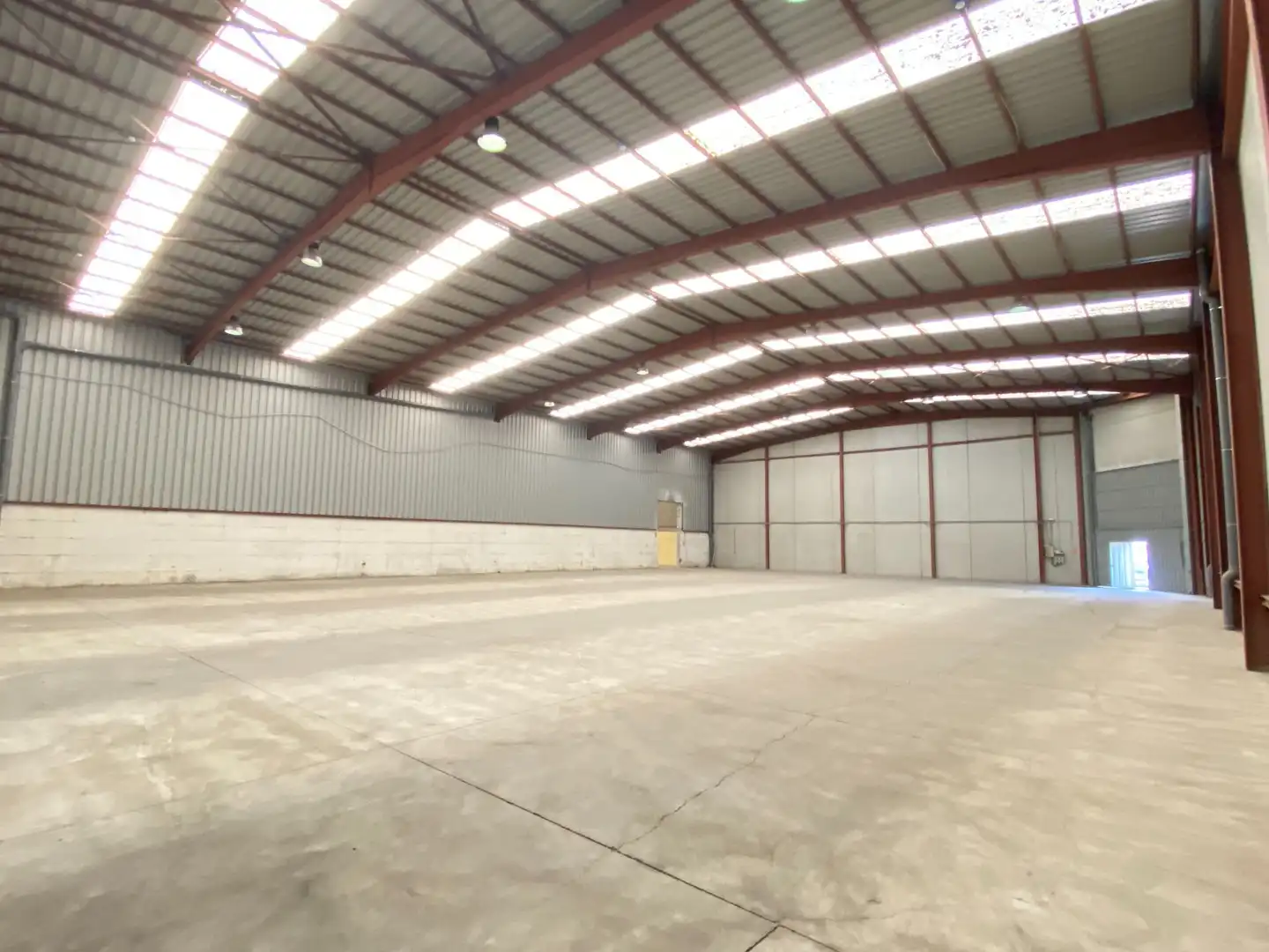 Vista exterior de Nave industrial en venta en Camargo